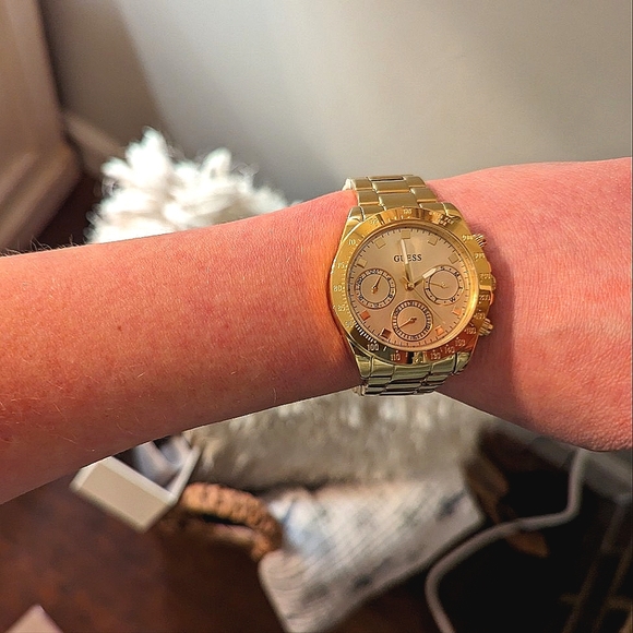 NWT/NIB! GUESS, Women's Watch-39mm, Gold-Tone - Picture 4 of 7